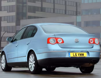 Volkswagen Passat 2.0 TDI [UK-spec] (B6) '2005–10