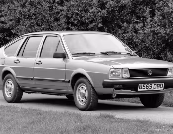 Volkswagen Passat 5-door [UK-spec] (B2) '1980–85