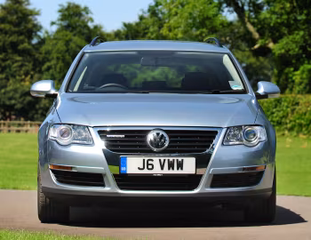 Volkswagen Passat BlueMotion Estate [UK-spec] (B6) '2008–10