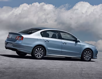 Volkswagen Passat BlueMotion R-Line [Worldwide] (B6) '2009–10