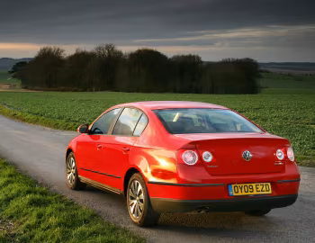 Volkswagen Passat BlueMotion [UK-spec] (B6) '2008–10