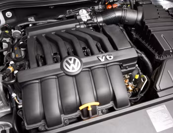 Bajo el capó Volkswagen Passat CC GT [UK-spec] '2008–11