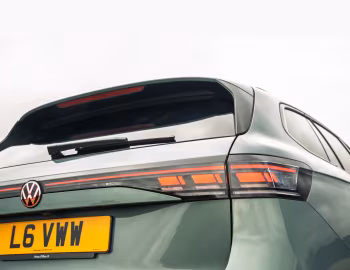 Volkswagen Passat eHybrid Estate "Black Edition" [UK-spec] (B9) '2025–pr.