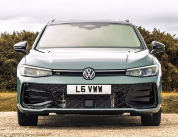 Volkswagen Passat eHybrid Estate "Black Edition" [UK-spec] (B9) '2025–pr.