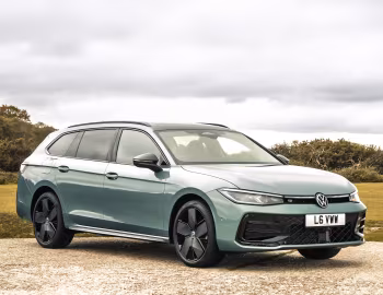 Volkswagen Passat eHybrid Estate "Black Edition" [UK-spec] (B9) '2025–pr.