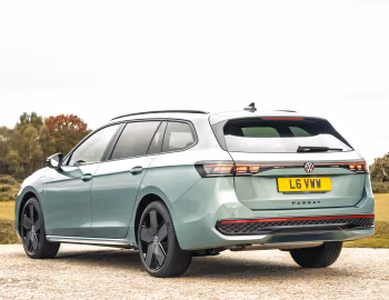 Volkswagen Passat eHybrid Estate "Black Edition" [UK-spec] (B9) '2025–pr.