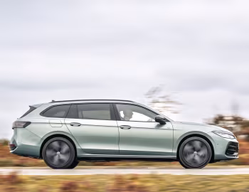 Volkswagen Passat eHybrid Estate "Black Edition" [UK-spec] (B9) '2025–pr.