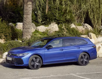 Volkswagen Passat eHybrid Variant R-Line [Worldwide] (B9) '2024–pr.