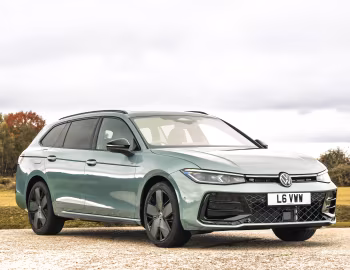 Volkswagen Passat eHybrid Estate "Black Edition" [UK-spec] (B9) '2025–pr.