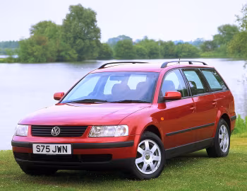 Volkswagen Passat Estate [UK-spec] (B5) '1997–2000