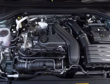 Bajo el capó Volkswagen Passat Estate R-Line [UK-spec] (B9) '2024–pr.