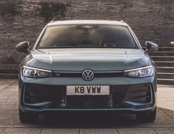 Volkswagen Passat Estate R-Line [UK-spec] (B9) '2024–pr.