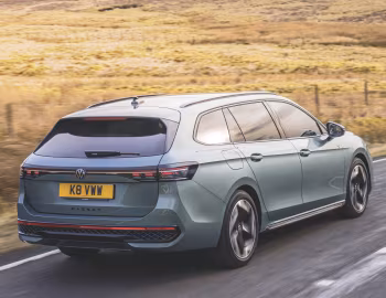 Volkswagen Passat Estate R-Line [UK-spec] (B9) '2024–pr.