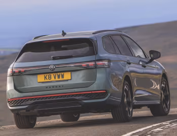 Volkswagen Passat Estate R-Line [UK-spec] (B9) '2024–pr.