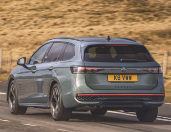 Volkswagen Passat Estate R-Line [UK-spec] (B9) '2024–pr.
