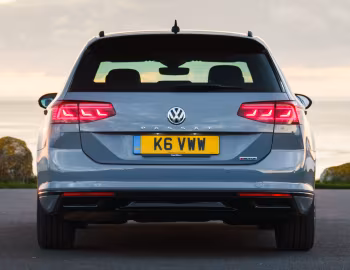 Volkswagen Passat Estate "R-Line Edition" [UK-spec] (B8) '2019–23