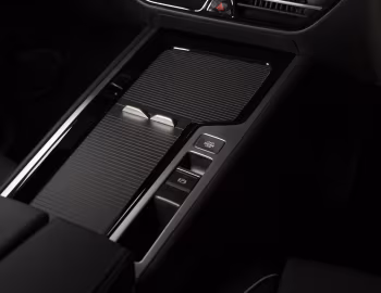 Interior Volkswagen Passat eTSI Variant Elegance [Japan] (B9) '2024–pr.