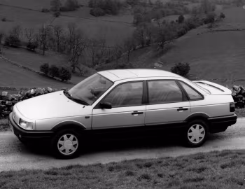 Volkswagen Passat GT [UK-spec] (B3) '05.1988–11.1992