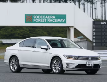 Volkswagen Passat GTE [Japan] (B8) '2016–19