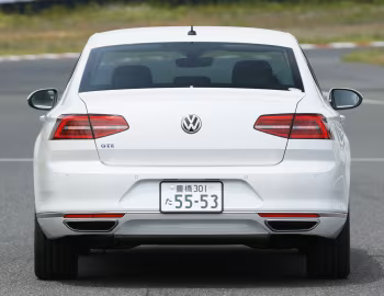 Volkswagen Passat GTE [Japan] (B8) '2016–19