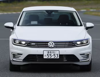 Volkswagen Passat GTE [Japan] (B8) '2016–19