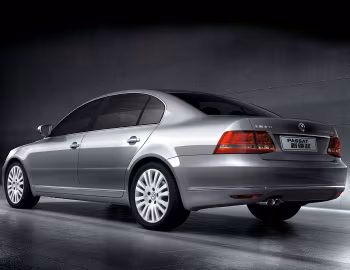Volkswagen Passat Lingyu '2009–11