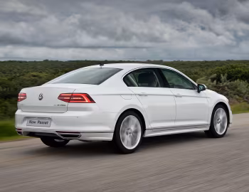 Volkswagen Passat R-Line [South Africa] (B8) '2015–19