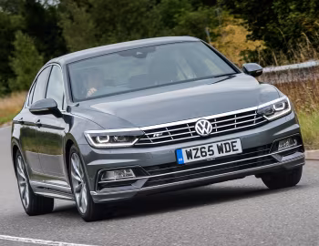 Volkswagen Passat R-Line [UK-spec] (B8) '2015–19