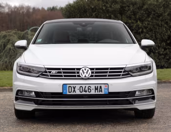 Volkswagen Passat R-Line [Worldwide] (B8) '2014–19