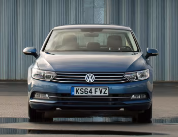 Volkswagen Passat SE [UK-spec] (B8) '2015–19