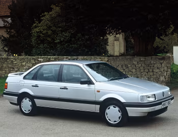 Volkswagen Passat GL [UK-spec] (B3) '1988–93