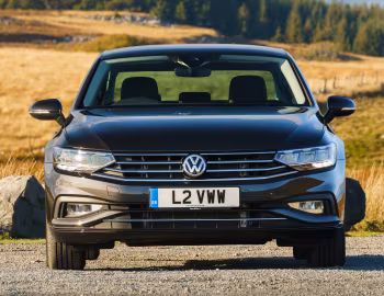 Volkswagen Passat SEL [UK-spec] (B8) '2019–22
