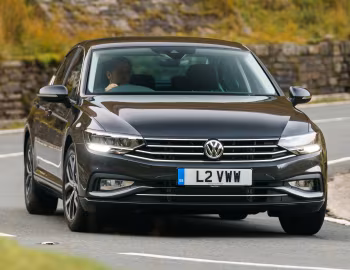 Volkswagen Passat SEL [UK-spec] (B8) '2019–22