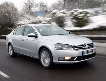 Volkswagen Passat TDI BlueMotion [UK-spec] (B7) '2010–15