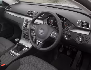 Interior Volkswagen Passat TDI BlueMotion [UK-spec] (B7) '2010–15