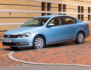Volkswagen Passat TDI BlueMotion [UK-spec] (B7) '2010–15