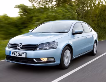 Volkswagen Passat TDI BlueMotion [UK-spec] (B7) '2010–15