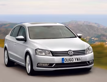 Volkswagen Passat TDI BlueMotion [UK-spec] (B7) '2010–15
