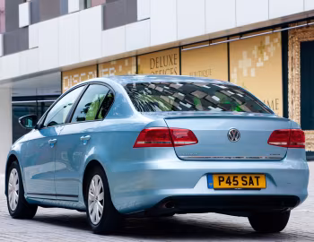 Volkswagen Passat TDI BlueMotion [UK-spec] (B7) '2010–15