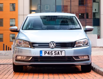 Volkswagen Passat TDI BlueMotion [UK-spec] (B7) '2010–15