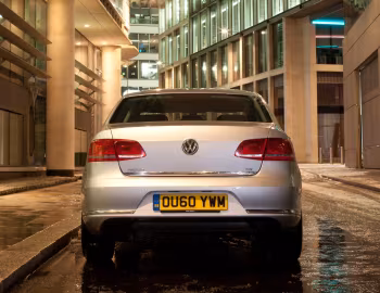 Volkswagen Passat TDI BlueMotion [UK-spec] (B7) '2010–15