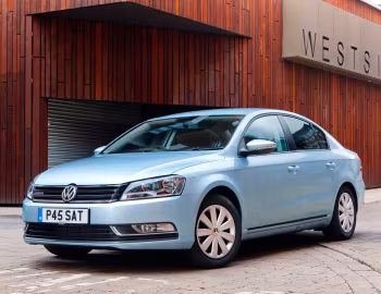 Volkswagen Passat TDI BlueMotion [UK-spec] (B7) '2010–15