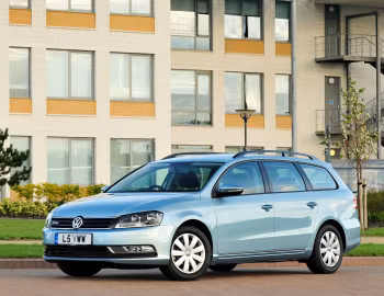 Volkswagen Passat TDI BlueMotion Estate [UK-spec] (B7) '2010–15