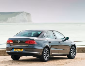 Volkswagen Passat TDI BlueMotion Sport [UK-spec] (B7) '2010–15