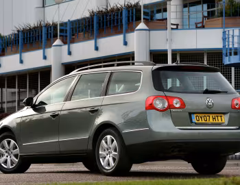 Volkswagen Passat TDI Estate [UK-spec] (B6) '2005–10