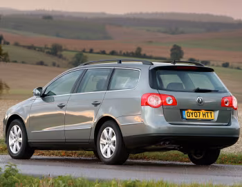 Volkswagen Passat TDI Estate [UK-spec] (B6) '2005–10