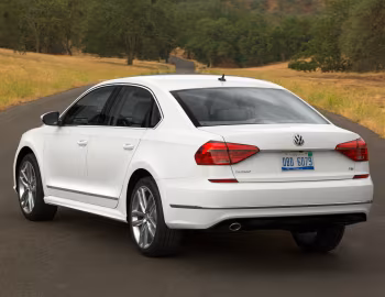 2016–19 Volkswagen Passat TSI R-Line [North America] (NMS) '2015–19