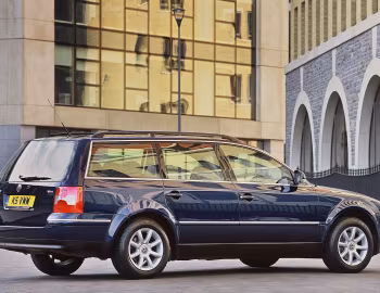 Volkswagen Passat Estate [UK-spec] (B5+) '2000–05