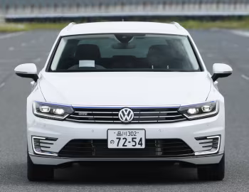 Volkswagen Passat Variant GTE [Japan] (B8) '2016–19