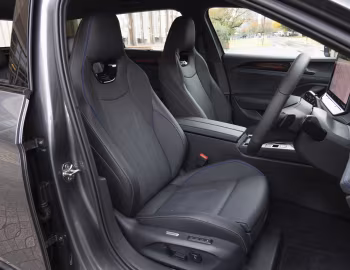 Interior Volkswagen Passat Variant R-Line [Japan] (B9) '2024–pr.